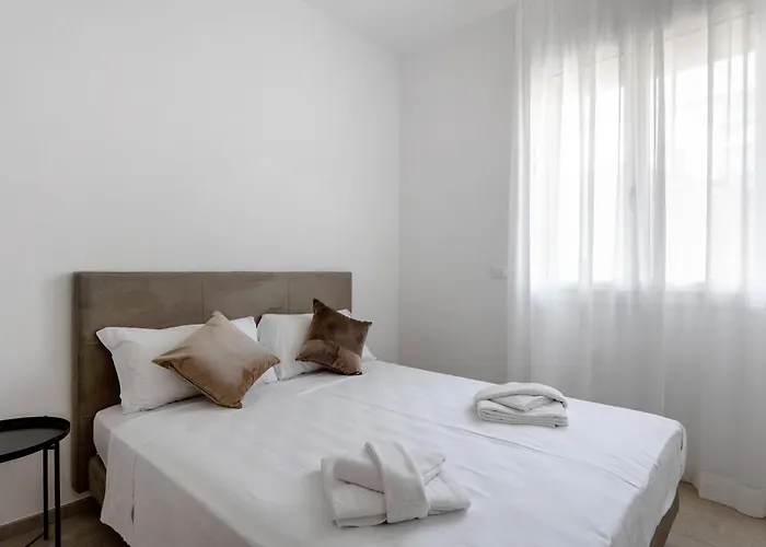 Le Dodici Porte - Porta Zamboni 5 By District بولونيا