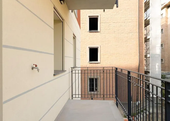 Le Dodici Porte - Porta Zamboni 5 By District *