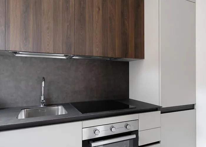 Le Dodici Porte - Porta Zamboni 5 By District *