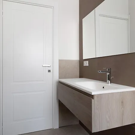 Le Dodici Porte - Porta Zamboni 5 By District * Bolonya